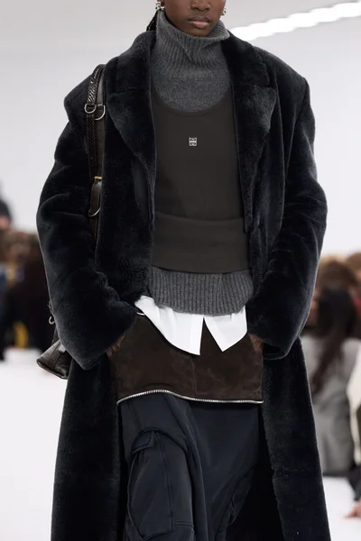 Look 70